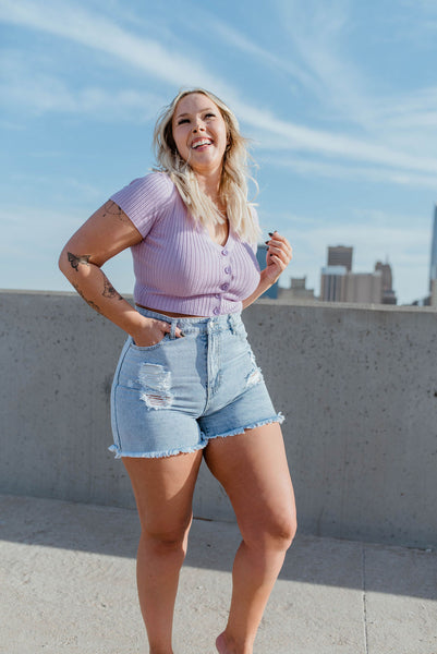Ezra Long Length Mom Short