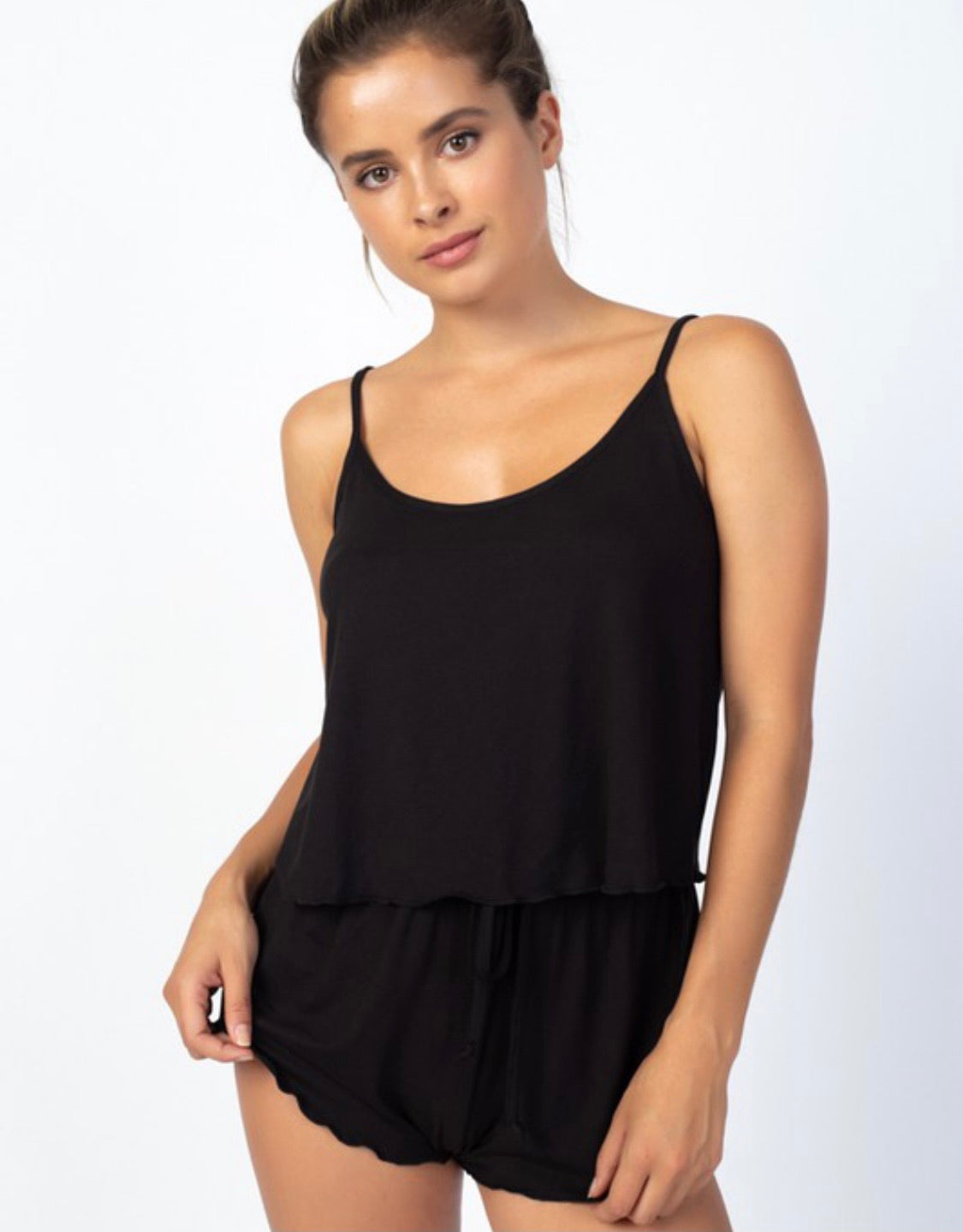 Never In Love Basic Shorts -Black